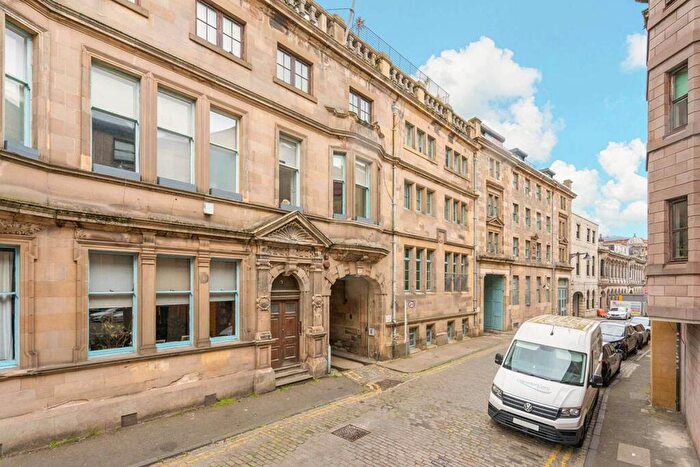 2 Bedroom Flat For Sale In / Maritime Street, Leith, Edinburgh, EH6
