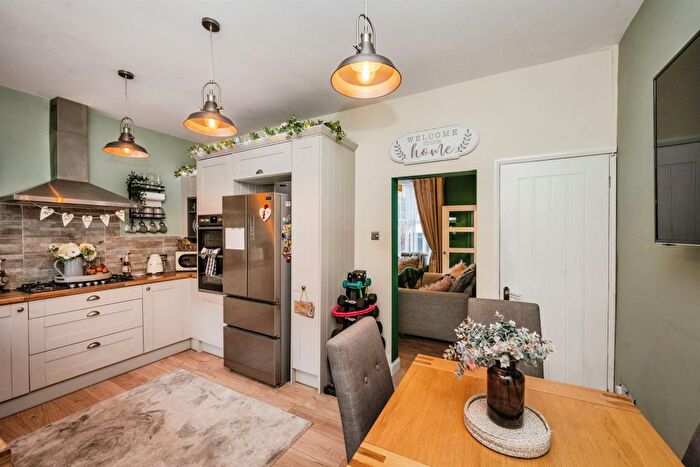 3 Bedroom End Of Terrace House For Sale In Hillside, Cimla, Neath, SA11