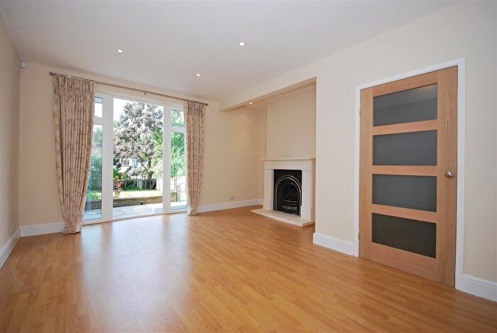 4 Bedroom Mews To Rent In Cranley Gardens, London, N10