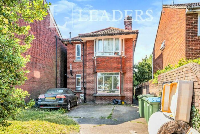 2 Bedroom Apartment To Rent In Millbrook Road East, Southampton, SO15