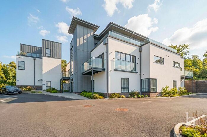 3 Bedroom Flat To Rent In Caldy Road, The Sundial, CH48