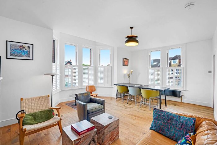 4 Bedroom Flat For Sale In Rosendale Road, Dulwich, London, SE21