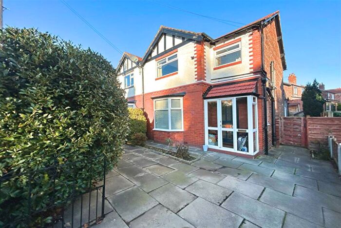 3 Bedroom Semi Detached House For Sale In Park Road, Sale, M33