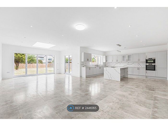 4 Bedroom Detached House To Rent In Newgatestreet Road, Goffs Oak, Waltham Cross, EN7