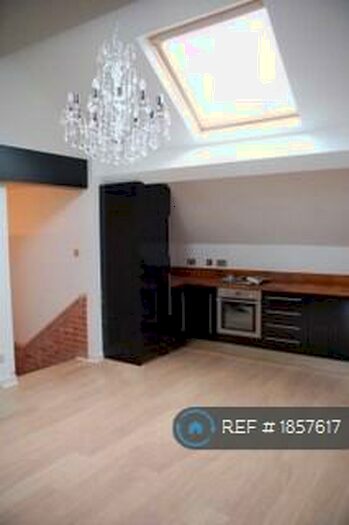 2 Bedroom Flat To Rent In High Street, Dunmow, CM6