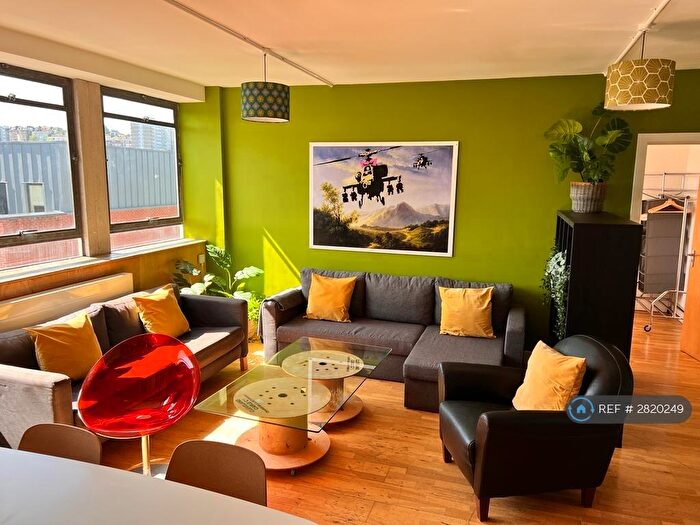 3 Bedroom Flat To Rent In Little Bishop Street, Bristol, BS2