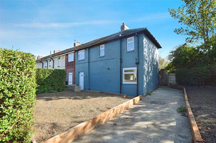 3 Bedroom End Of Terrace House For Sale In Acre Crescent, Leeds, West Yorkshire, LS10