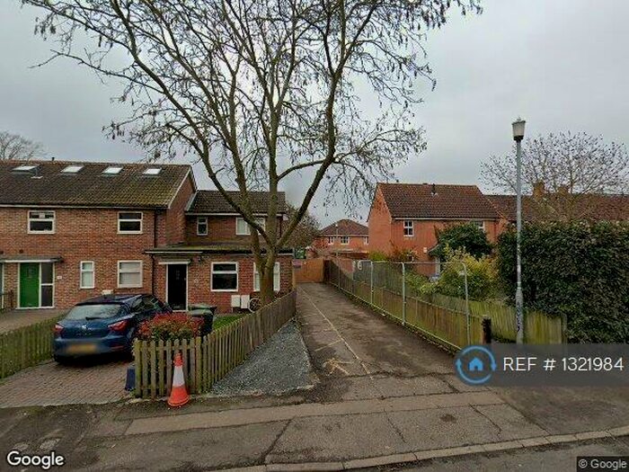 2 Bedroom Flat To Rent In Lawton Green, Loughton, IG10