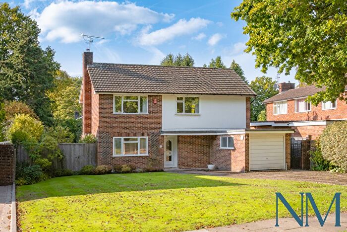 4 Bedroom Detached House For Sale In Milton Mount Avenue, Pound Hill, Crawley, RH10