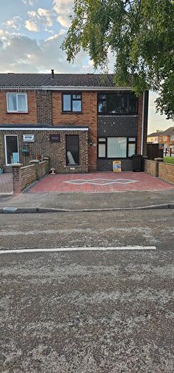 3 Bedroom End Of Terrace House To Rent In Gardenia Close, Strood, Rochester, ME2