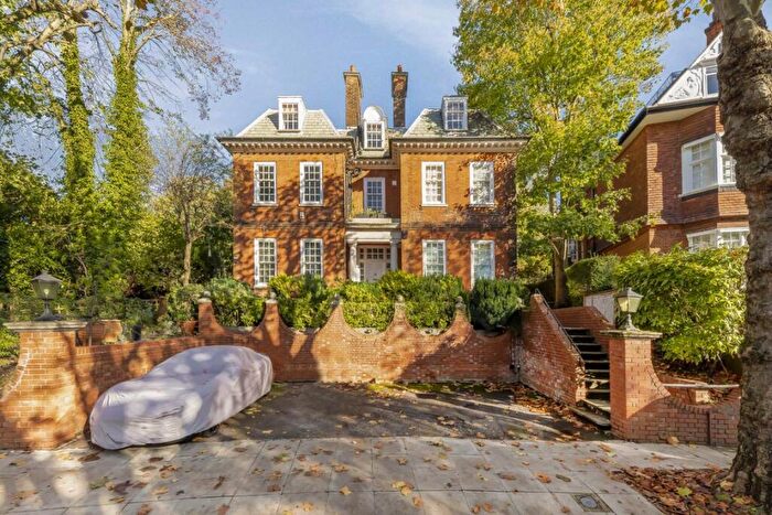 3 Bedroom House To Rent In Rosecroft Avenue, London, NW3