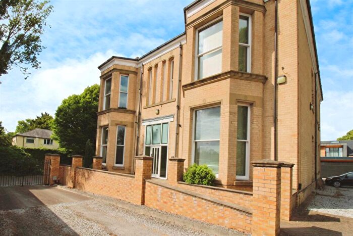 1 Bedroom Flat For Sale In The Lawns, Sutton-On-Hull, Hull, HU7