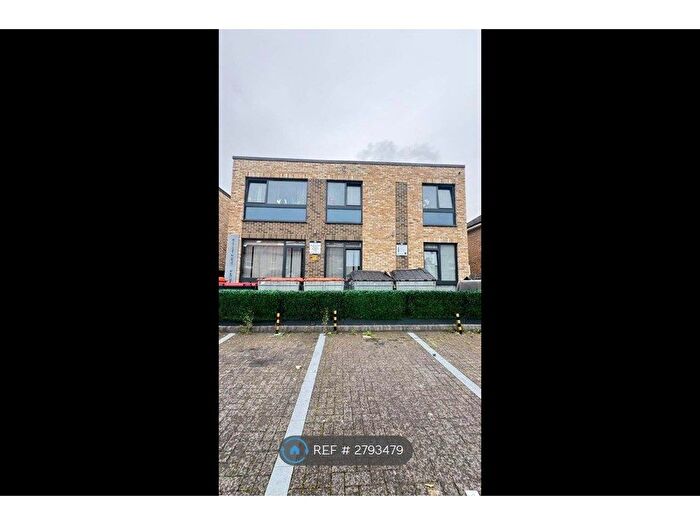 1 Bedroom Flat To Rent In Lancaster Road, Barnet, EN4