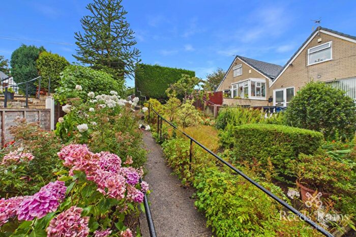 3 Bedroom Bungalow For Sale In Longworth Avenue, Burnley, Lancashire, BB10