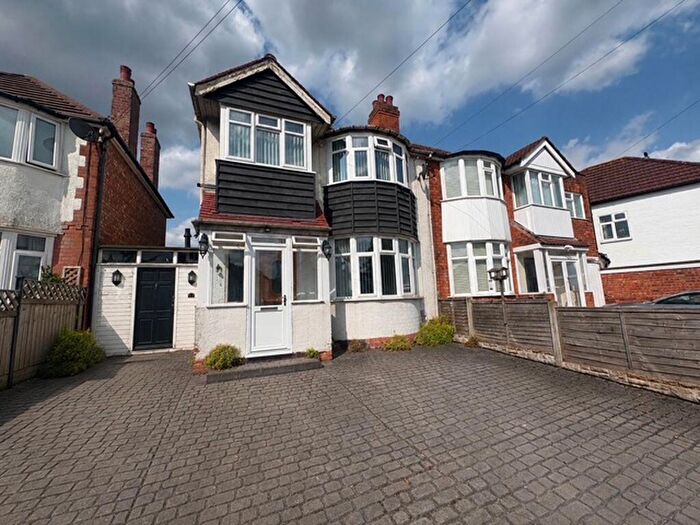 3 Bedroom Semi-Detached House To Rent In Northolt Grove, Great Barr, Birmingham, B42