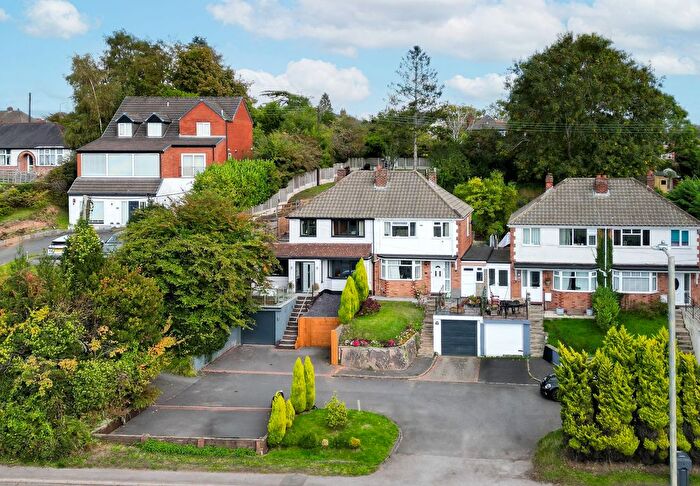 3 Bedroom Semi-detached House For Sale In Birmingham Road, Lickey End, B61