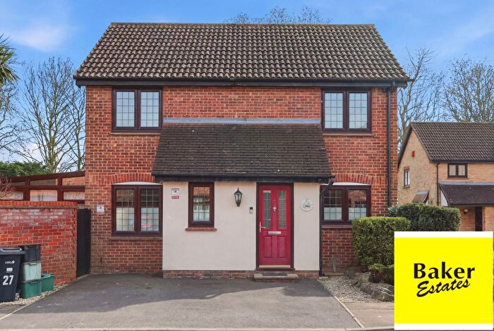 4 Bedroom Detached House For Sale In Wickets Way, Hainault, IG6
