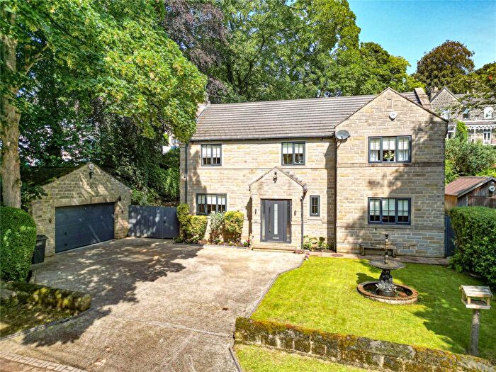 5 Bedroom Detached House For Sale In Newlay Grove, Horsforth, Leeds, West Yorkshire, LS18