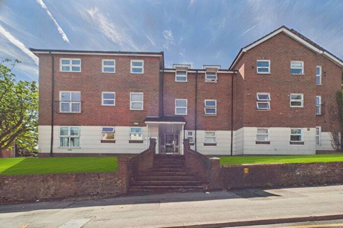 2 Bedroom Flat For Sale In Castle Hill, Reading, Berkshire, RG1