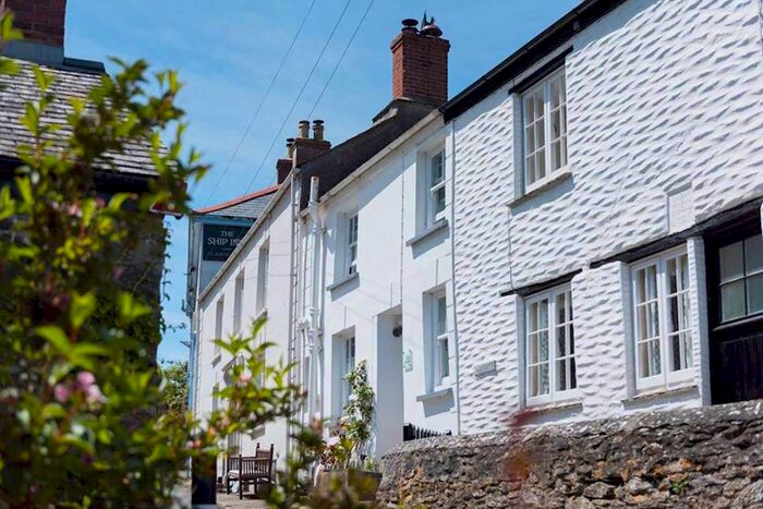 3 Bedroom Cottage For Sale In Portloe, Truro, TR2