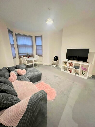 2 Bedroom Flat To Rent In Finborough Road, London, SW10