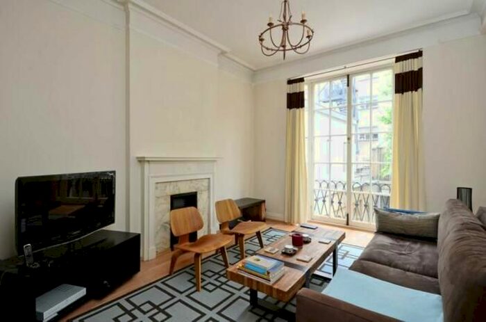 2 Bedroom Flat To Rent In Berkeley Street, London, W1J
