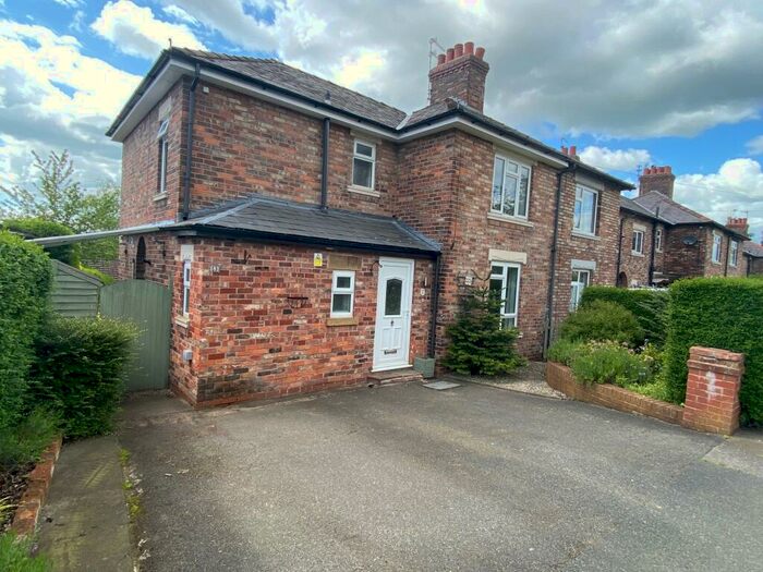 3 Bedroom Terraced House To Rent In Queens Ave, Macclesfield, SK10