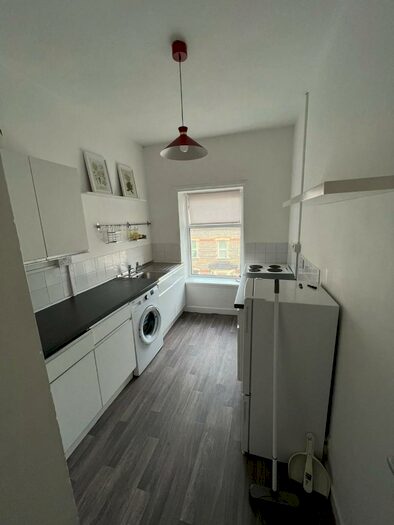 1 Bedroom Flat To Rent In Maughan Terrace, Penarth, South Glamorgan, Vale Of Glamorgan, The, CF64