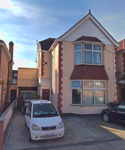 3 Bedroom Semi-Detached House To Rent In Greenford Avenue, Southall UB1