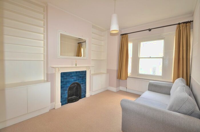 2 Bedroom Flat To Rent In Gipsy Road, West Norwood, SE27