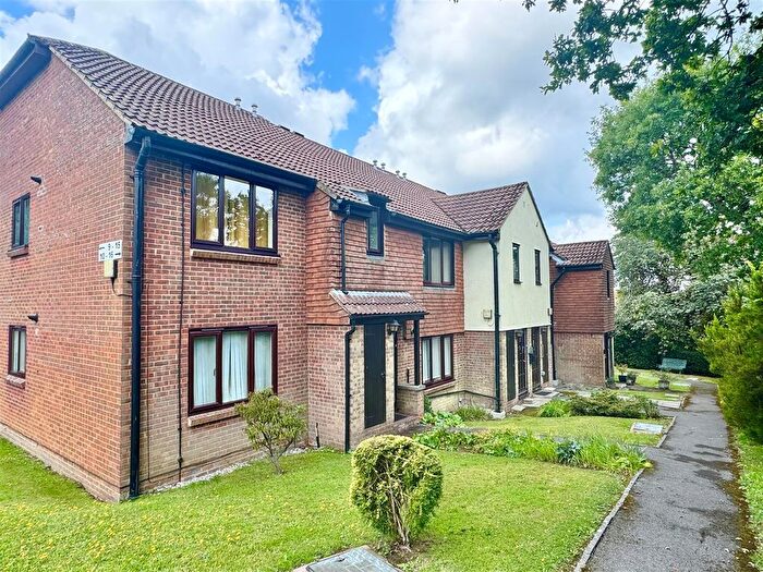 2 Bedroom Flat To Rent In St. Johns Road, Crowborough, TN6