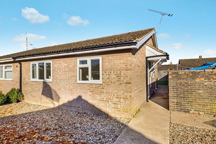 2 Bedroom Semi-Detached Bungalow To Rent In Carnation Way, Red Lodge, IP28