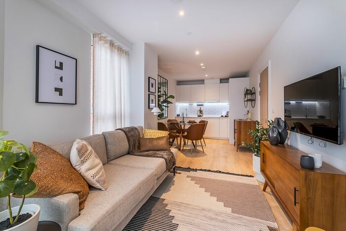 1 Bedroom Flat To Rent In Beverley Way, London, SW20