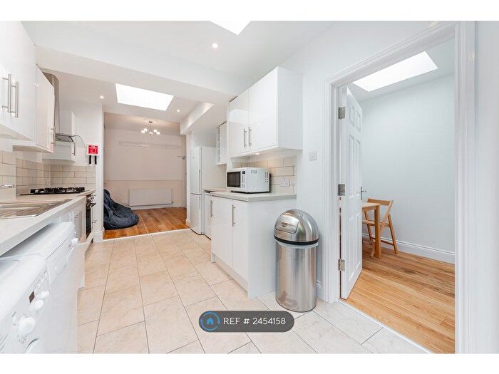 5 Bedroom Terraced House To Rent In Windsor Road, London, N7