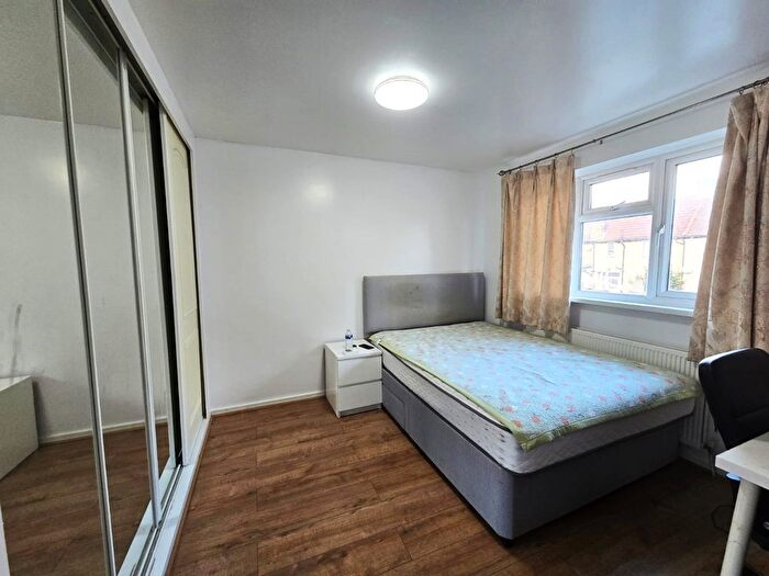 5 Bedroom End Of Terrace House To Rent In Crane Close, Dagenham, RM10