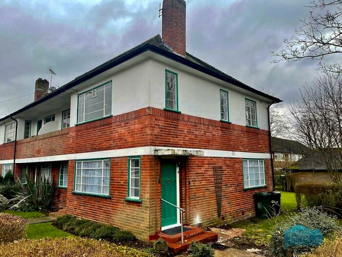 2 Bedroom Apartment To Rent In Denison Close, London, N2