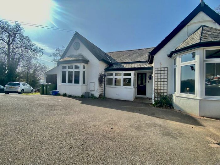 4 Bedroom House To Rent In Midanbury Lane, Southampton, SO18