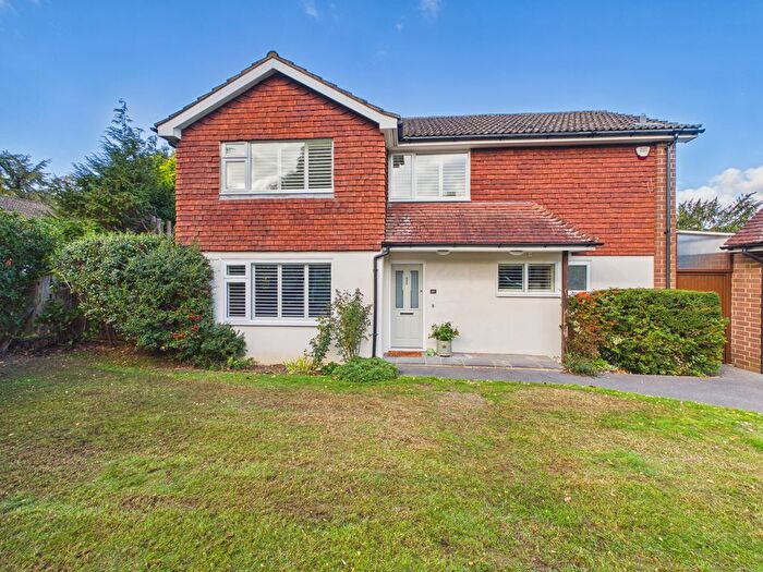 4 Bedroom Detached House For Sale In Fryern Wood, Chaldon, CR3
