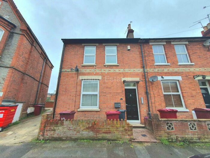 6 Bedroom End Of Terrace House To Rent In Fatherson Road, Reading, RG1