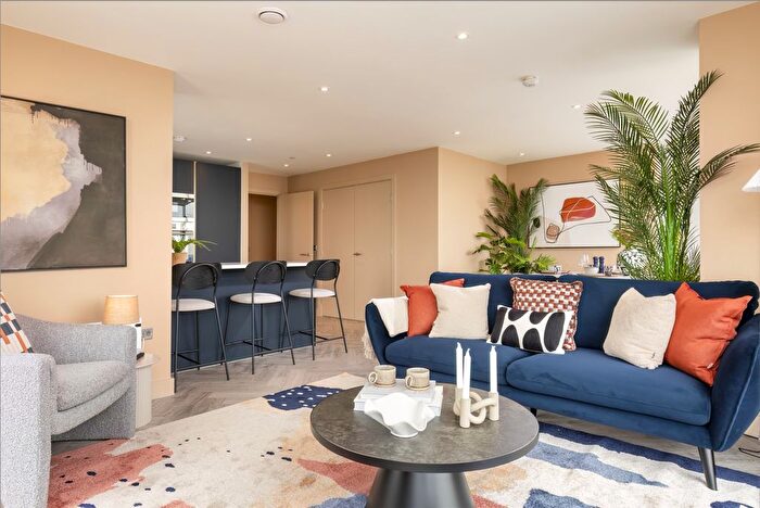 3 Bedroom Flat To Rent In Cortland At Colliers Yard, Salford, M3