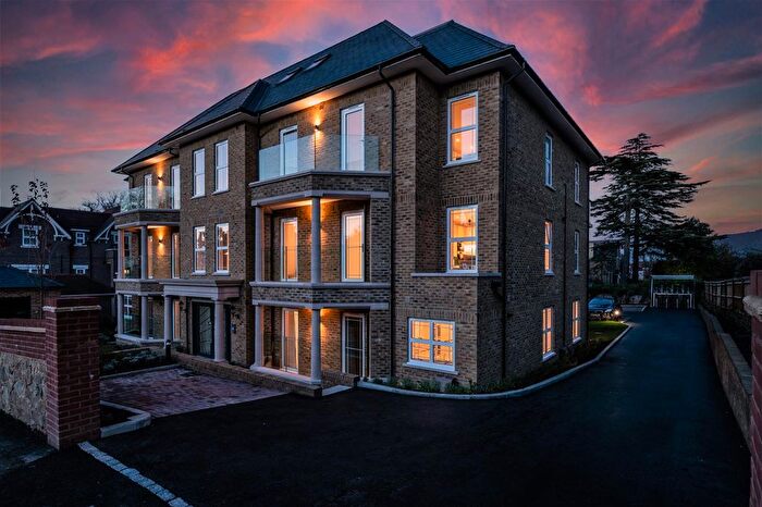 2 Bedroom Flat For Sale In Welland House, Albury Road, Guildford, GU1