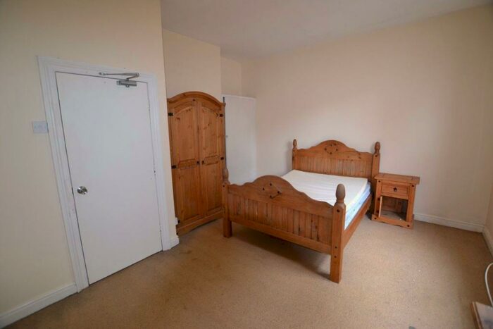 6 Bedroom House To Rent In Uttoxeter New Road, DE22