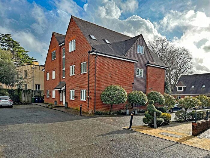 2 Bedroom Flat For Sale In Charlwood Place, Reigate, RH2