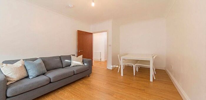 3 Bedroom Flat To Rent In Ebbsfleet Road, London, NW2
