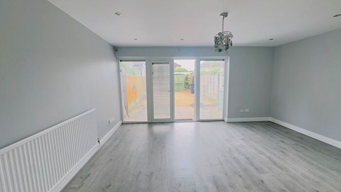 3 Bedroom Terraced House To Rent In Fambridge Road, Dagenham, RM8