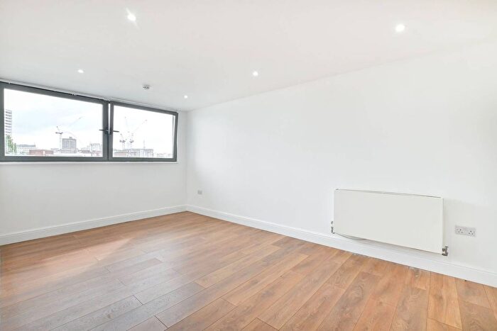 2 Bedroom Flat To Rent In High Road, Wembley, HA9