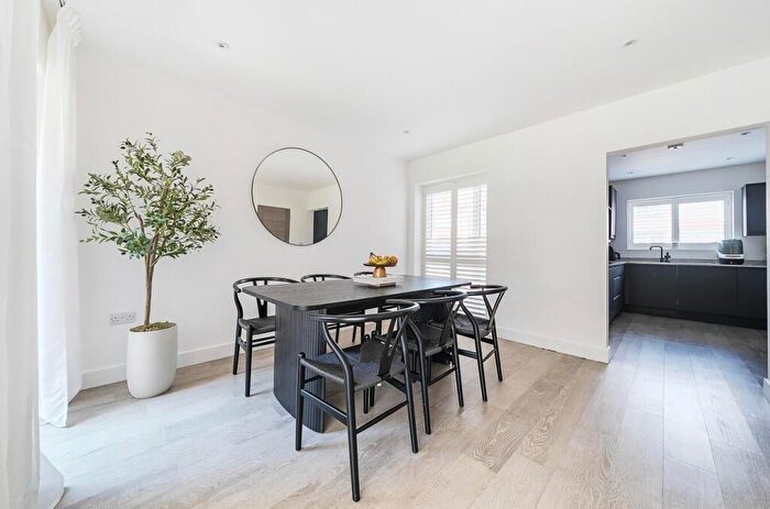4 Bedroom Town House To Rent In Compton Road, Portsmouth, Hampshire, PO2