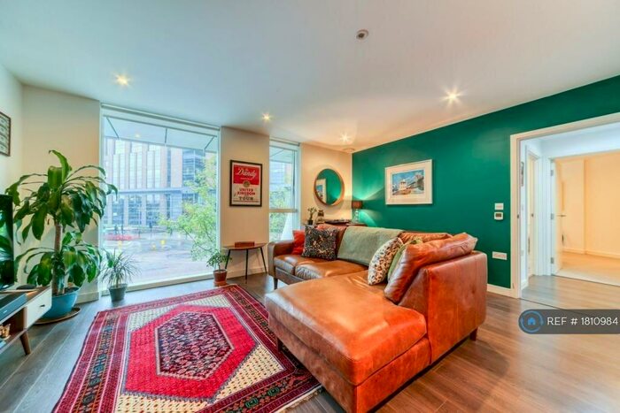 2 Bedroom Flat To Rent In Saffron Central Square, Croydon, CR0