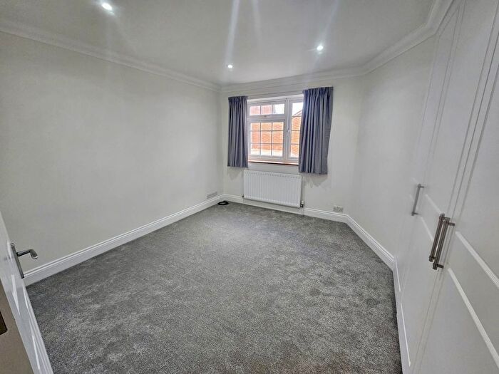 1 Bedroom Maisonette To Rent In Hale Lane, Mill Hill, NW7