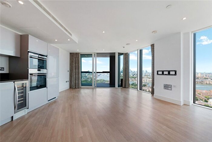 2 Bedroom Flat To Rent In Surrey Quays Road, London, SE16